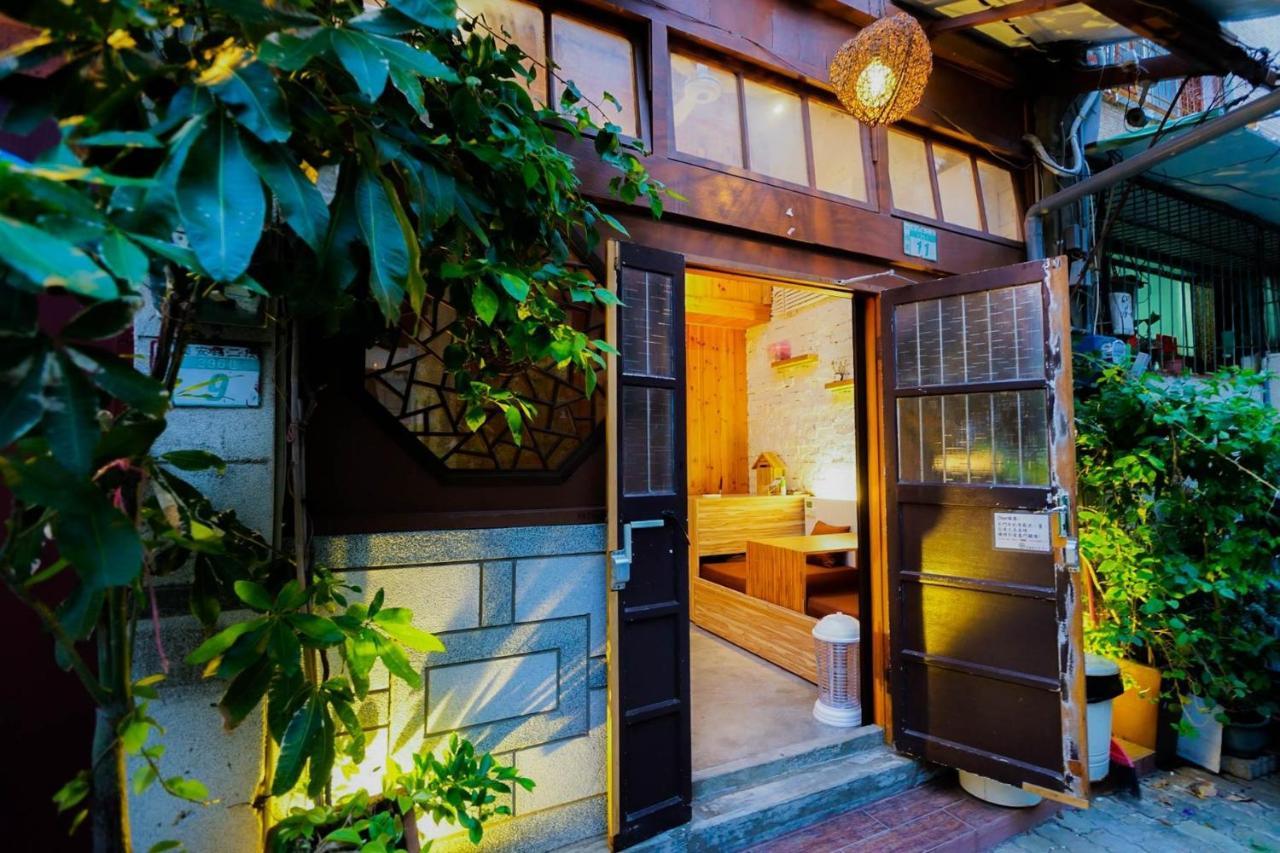 捉鳳凰 台南百年老宅包棟導覽民宿系列catchphoenix Centennial Guesthouse Exterior photo