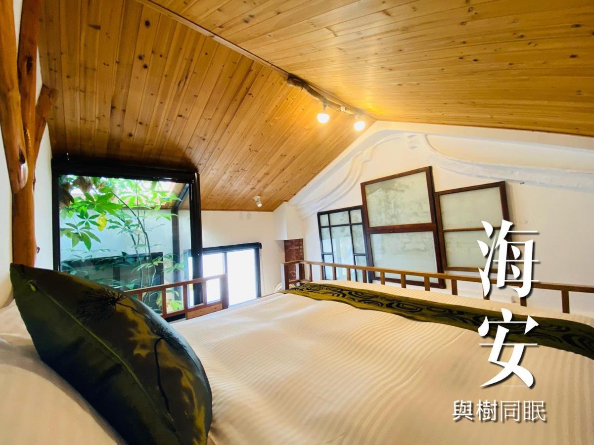 捉鳳凰 台南百年老宅包棟導覽民宿系列catchphoenix Centennial Guesthouse Exterior photo