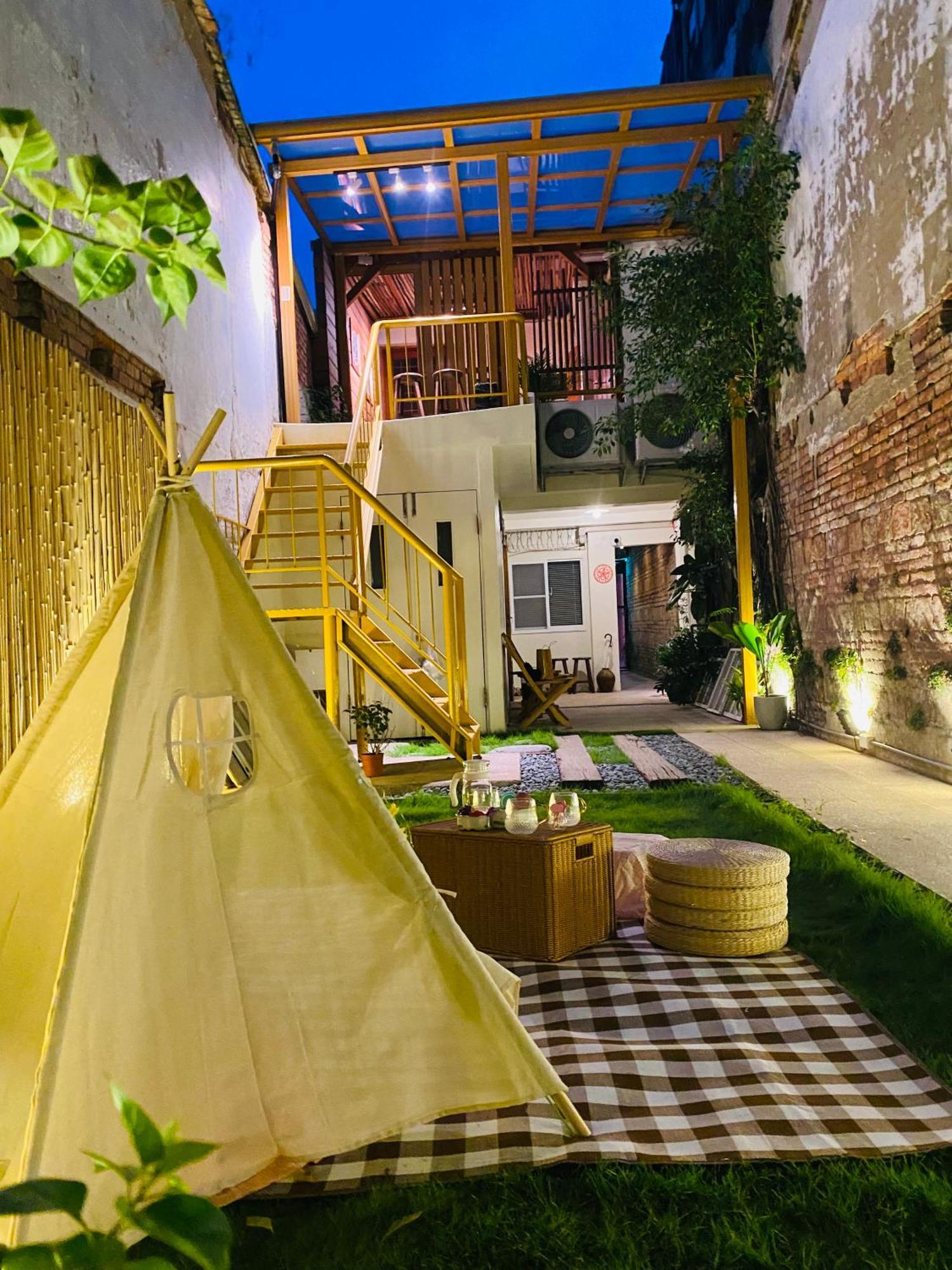 捉鳳凰 台南百年老宅包棟導覽民宿系列catchphoenix Centennial Guesthouse Exterior photo